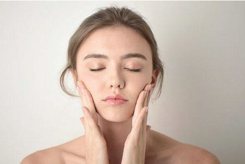 深圳做吸脂消除雙下巴的價(jià)格是多少？