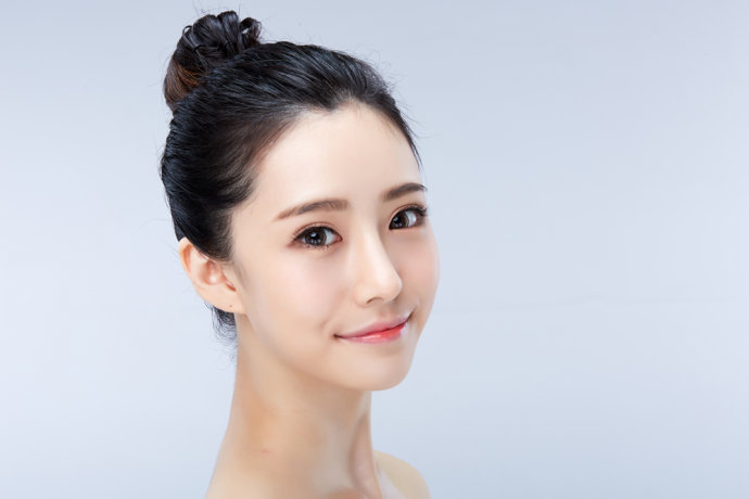 武漢做隆鼻手術(shù)的要多少錢？
