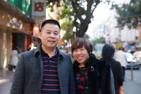 湖南男子寵妻30年身家千萬，今攜手整容變美！