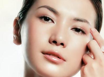 深圳做眼部去脂容易嗎？