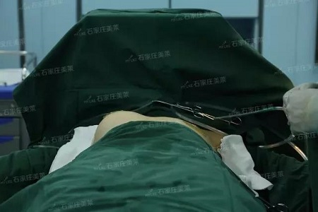 44歲身材傲人完爆20歲少女？這樣的胸女生都羨慕！