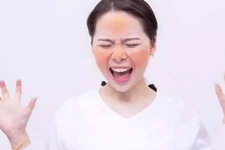 皮膚變成敏感肌怎么辦？如何修復(fù)敏感肌？