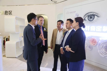 《2019乳房整形國(guó)際論壇暨國(guó)際胸部整形醫(yī)師MARK L. Jewell匠心之旅》在北京美萊圓滿(mǎn)舉行